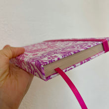 Cargar imagen en el visor de la galería, Cuaderno Arabescos Rosas