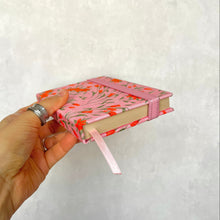 Cargar imagen en el visor de la galería, Cuaderno Florcitas 2