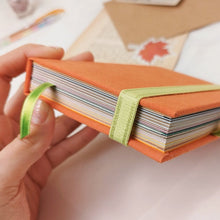 Cargar imagen en el visor de la galería, Cuaderno de experimentación creativa - NARANJA
