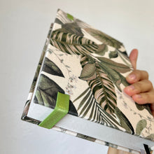 Cargar imagen en el visor de la galería, Agenda 2026 - DÍA POR HOJA (stock) (hojas)
