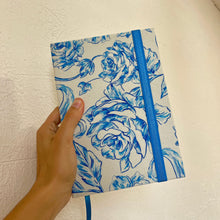 Cargar imagen en el visor de la galería, Cuaderno Flores Azules
