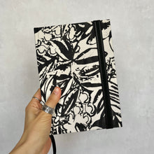 Cargar imagen en el visor de la galería, Cuaderno Blanco y negro
