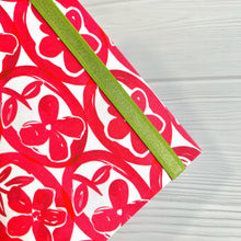 Cargar imagen en el visor de la galería, Cuaderno Flores rojas
