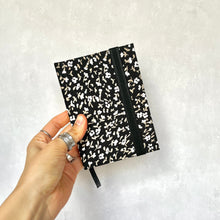 Cargar imagen en el visor de la galería, Cuaderno Florcitas 4
