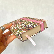 Cargar imagen en el visor de la galería, Cuaderno Manchitas

