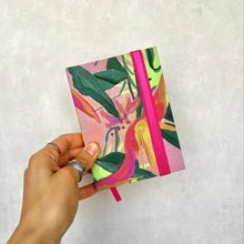 Cargar imagen en el visor de la galería, Cuaderno Fucsia
