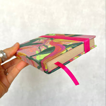 Cargar imagen en el visor de la galería, Cuaderno Fucsia

