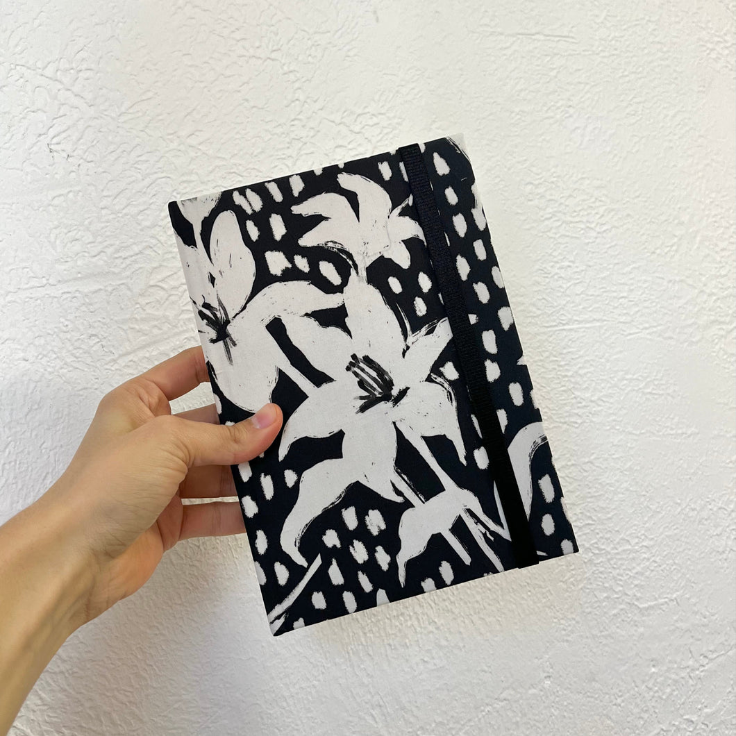 Cuaderno Flores blancas