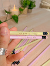 Cargar imagen en el visor de la galería, Lápices ∼ pastel
